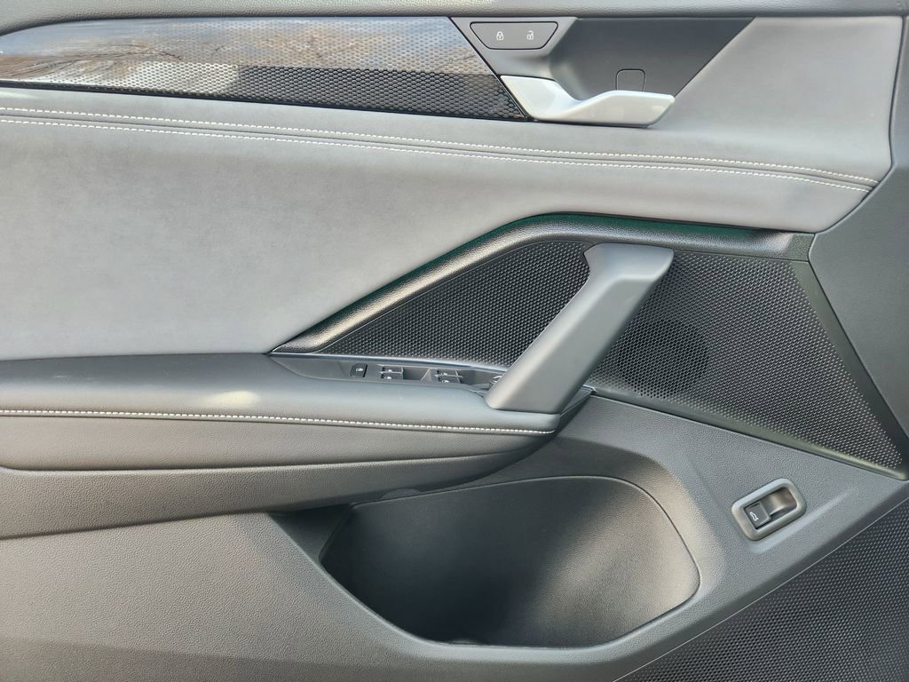 New 2026 Volkswagen Tiguan SE AWD/4WD image 6