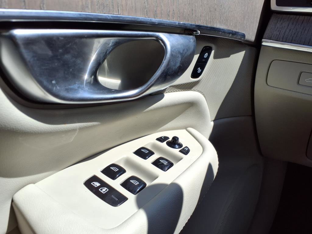 Used 2023 Volvo XC90 B6 Core w/ Protection Package Premier image 29