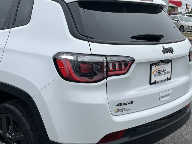 Used 2026 Jeep Compass Latitude AWD/4WD image 12