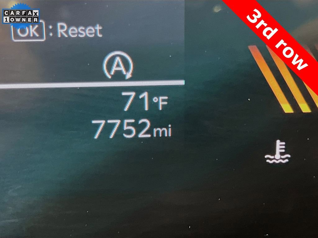 Certified 2025 Kia Sorento LX image 13