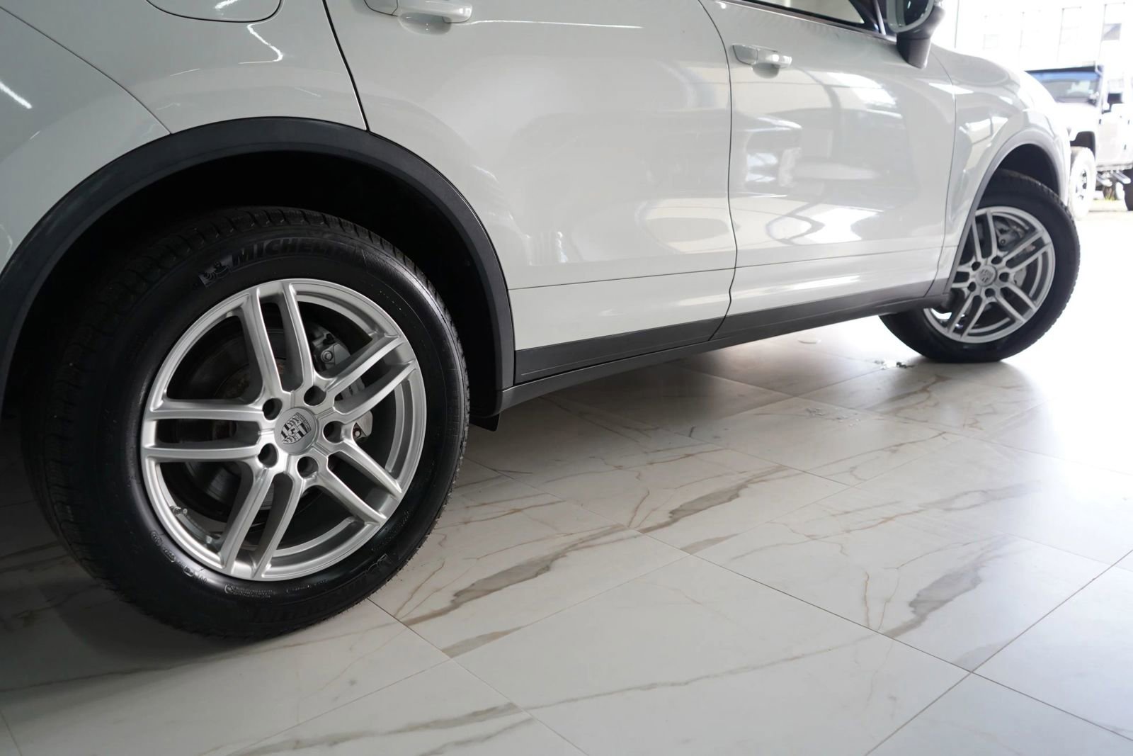 Used 2015 Porsche Cayenne S AWD/4WD image 5