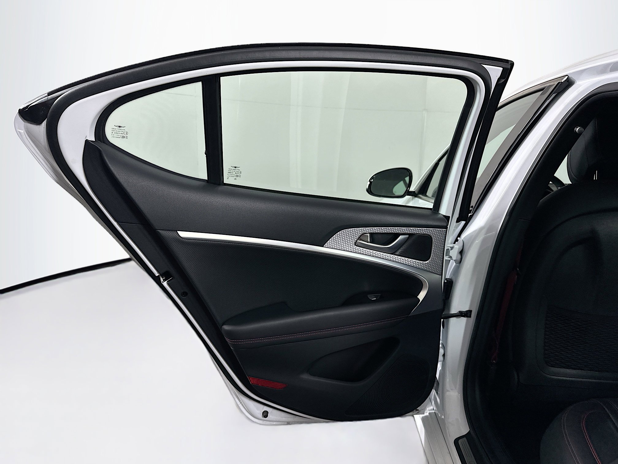 Used 2023 Genesis G70 2.0T w/ Sport Prestige Package image 27