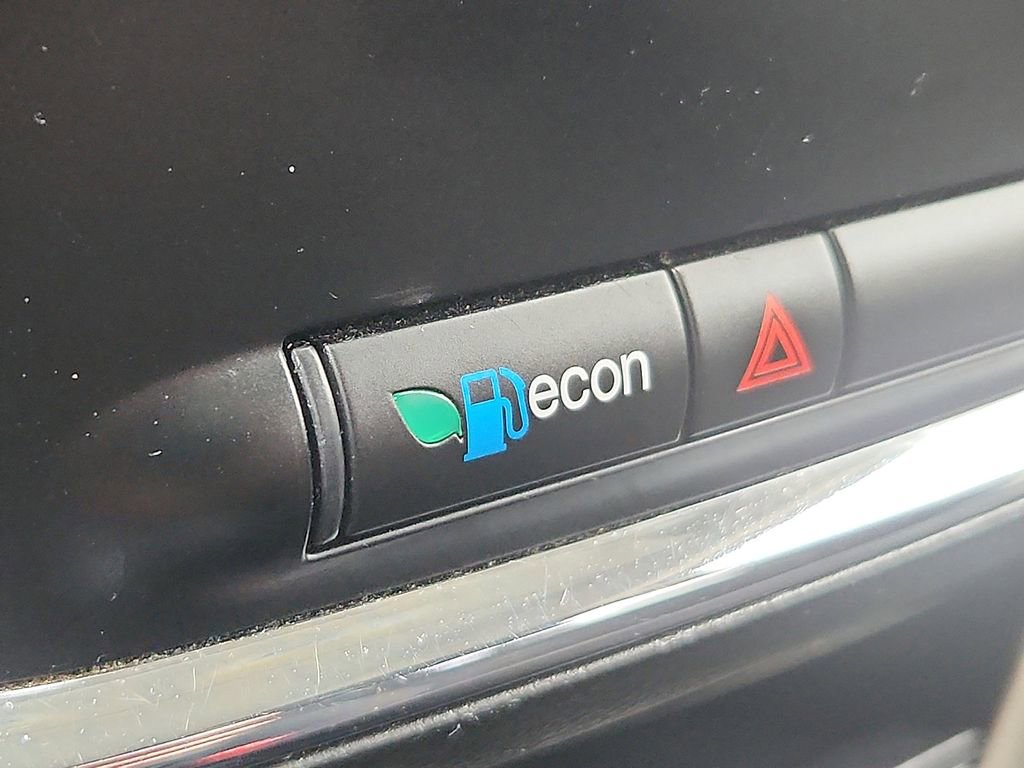 Used 2018 Dodge Grand Caravan SE w/ UConnect Hands-Free Group image 18