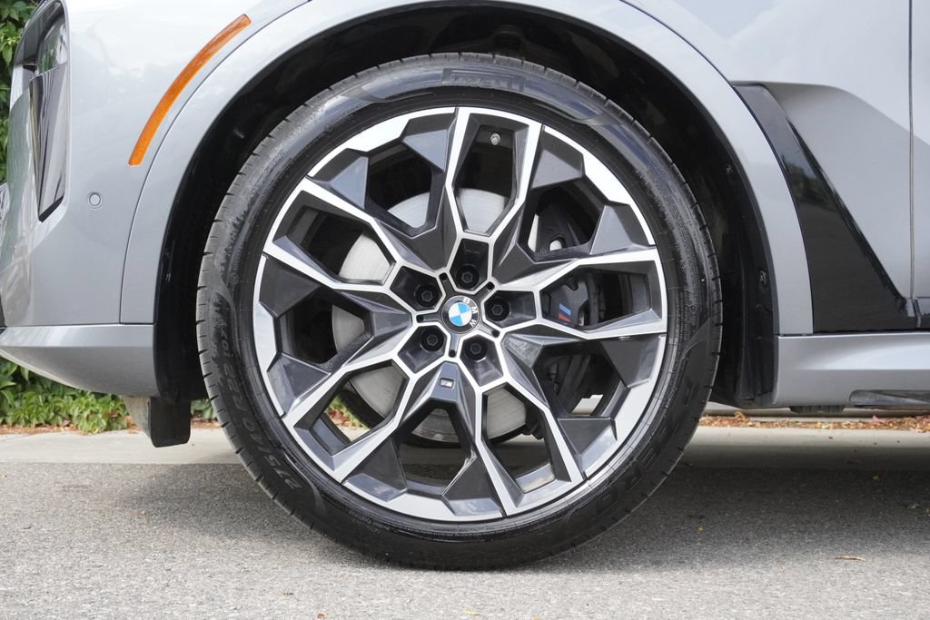 Used 2026 BMW X7 M60i AWD/4WD image 32