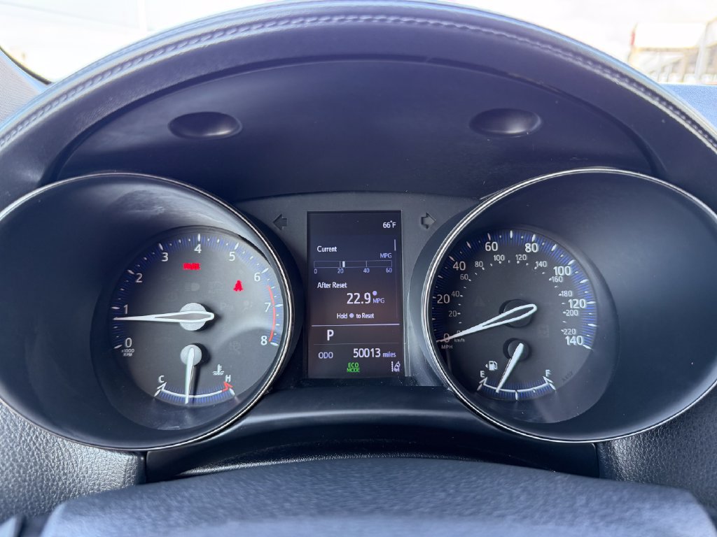 Used 2019 Toyota C-HR LE FWD image 25