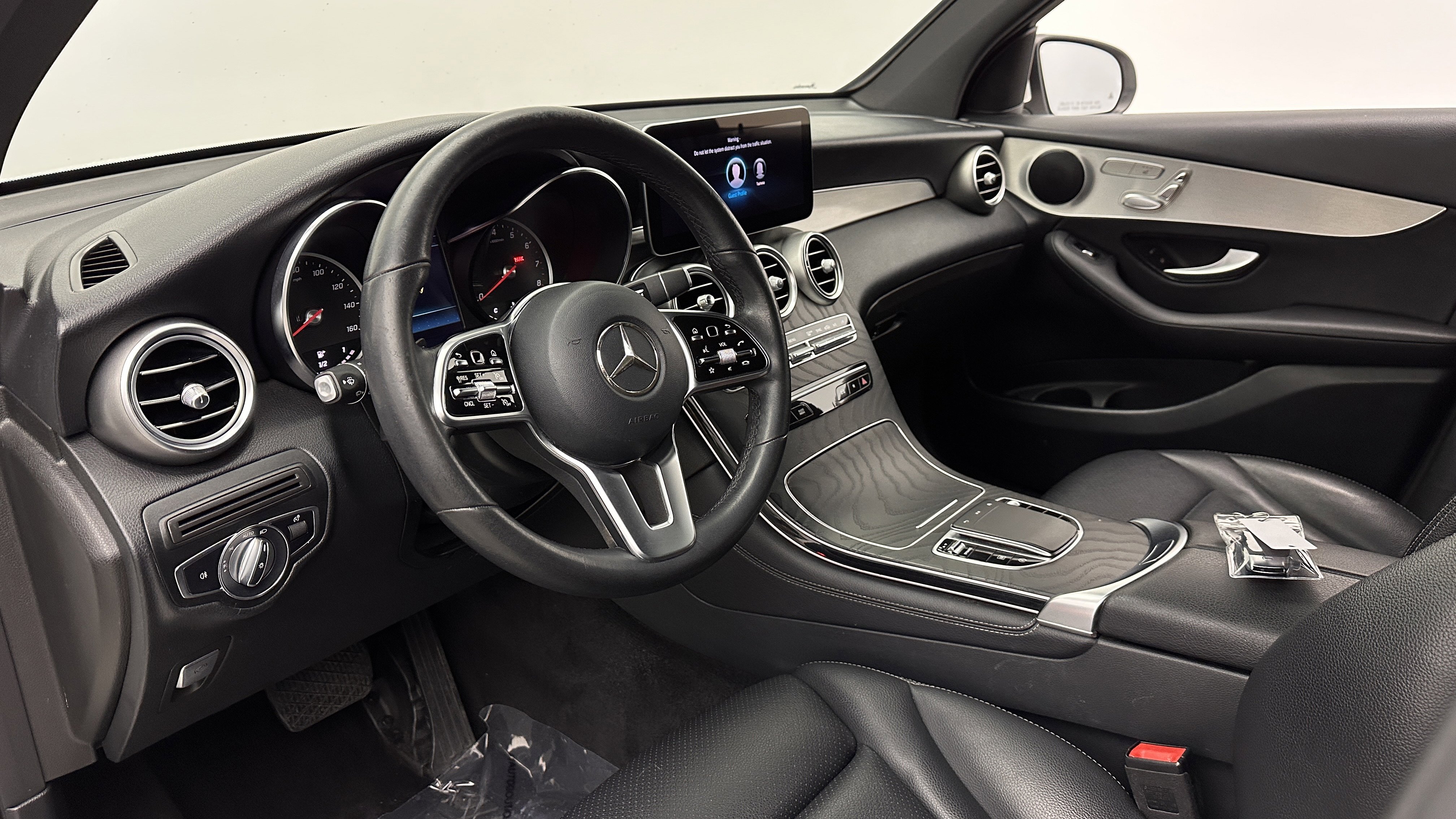Used 2020 Mercedes-Benz GLC 300 image 8