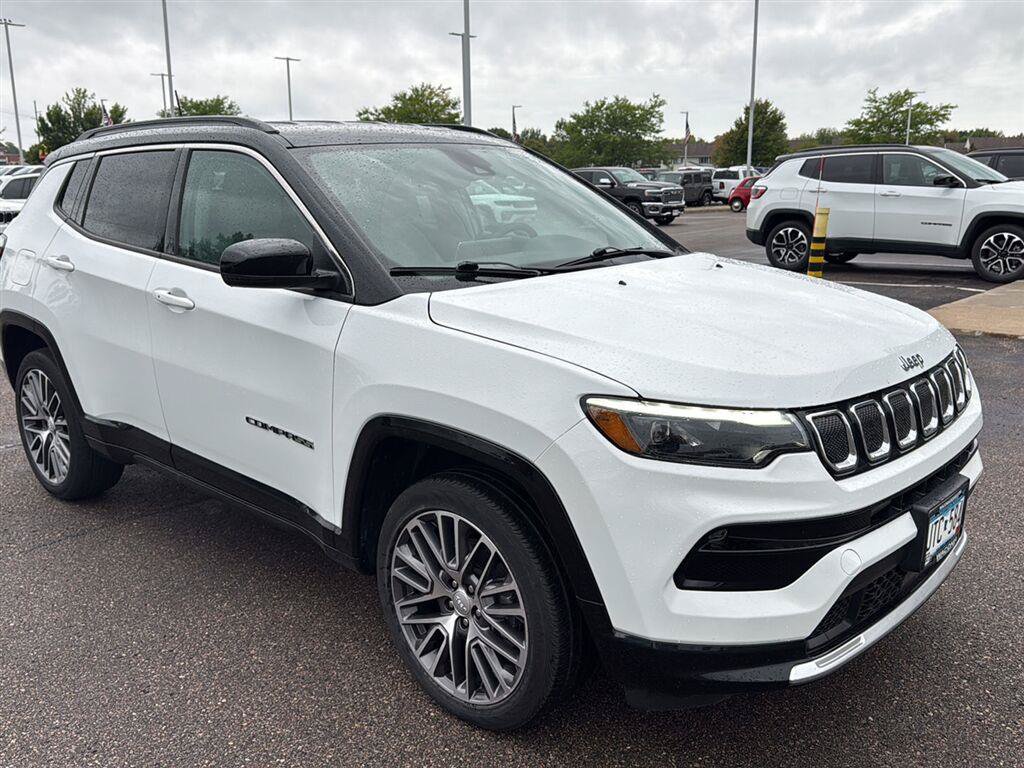 Used 2022 Jeep Compass Limited w/ Elite Group AWD/4WD image 8