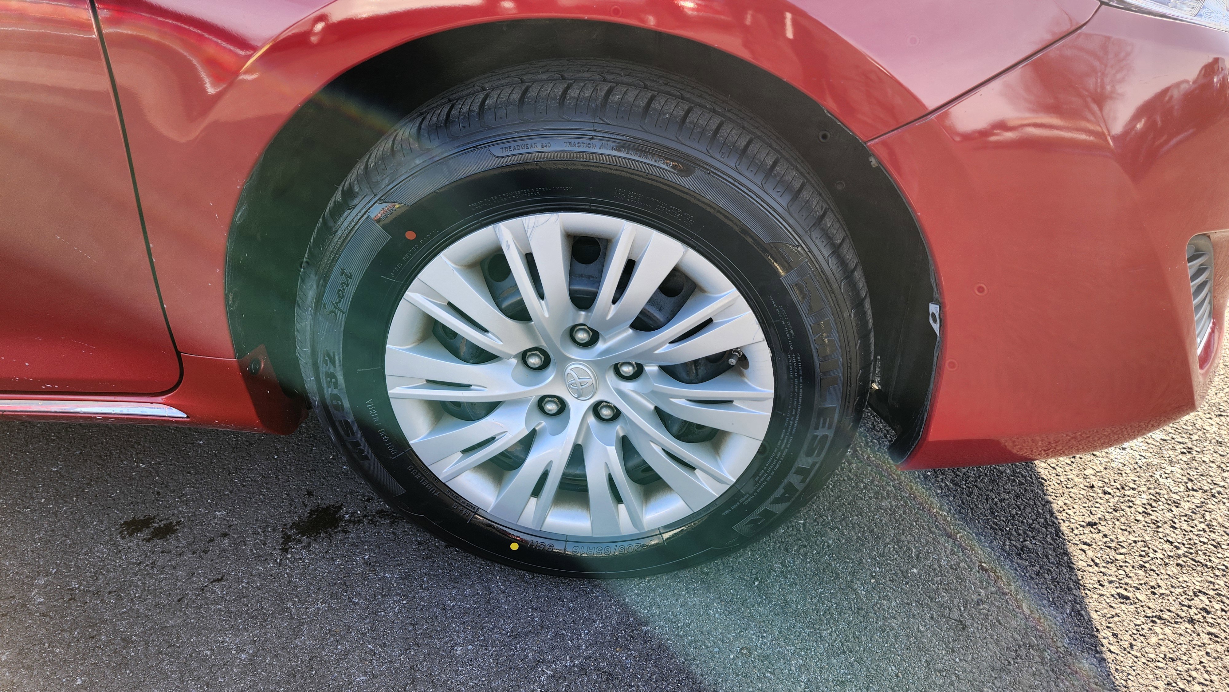 Used 2012 Toyota Camry LE image 9