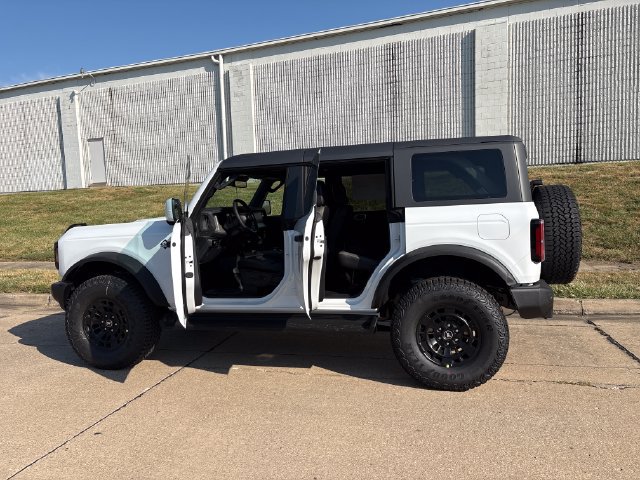 New 2026 Ford Bronco Outer Banks w/ Sasquatch Package AWD/4WD image 8