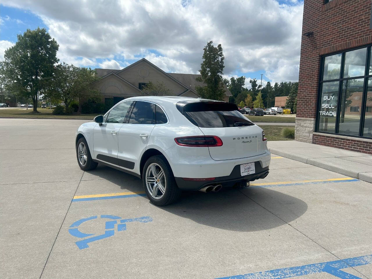 Used 2017 Porsche Macan S image 9