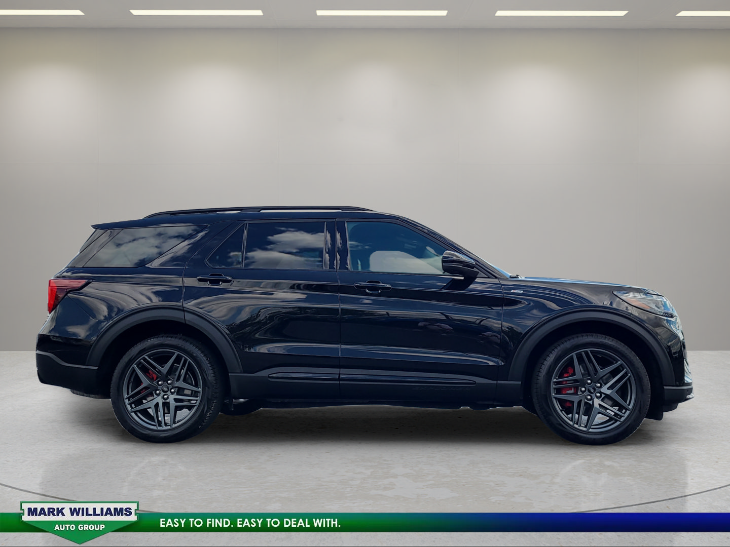 Used 2025 Ford Explorer ST-Line w/ Premium Package AWD/4WD image 2