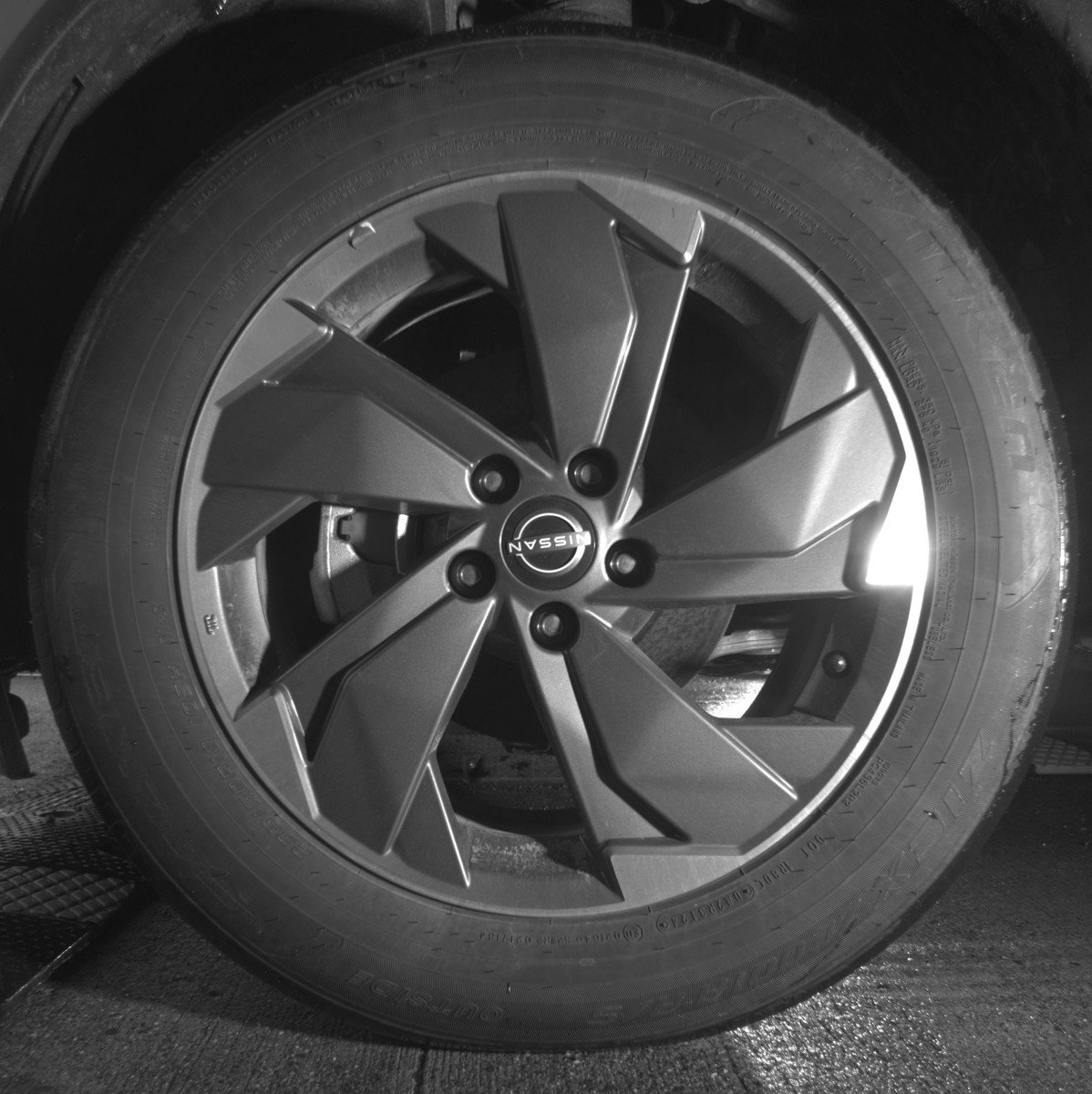 Used 2025 Nissan Rogue SV image 12