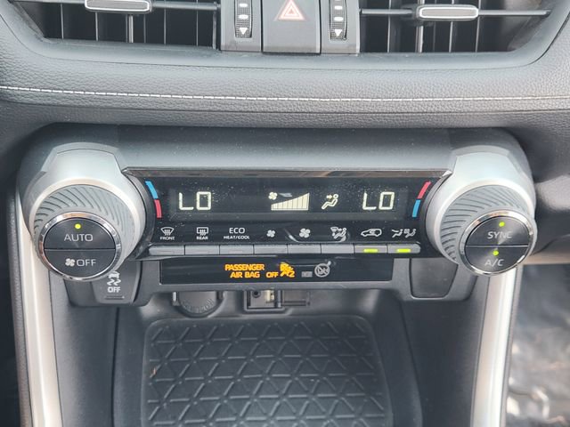 Used 2019 Toyota RAV4 XLE Premium image 14