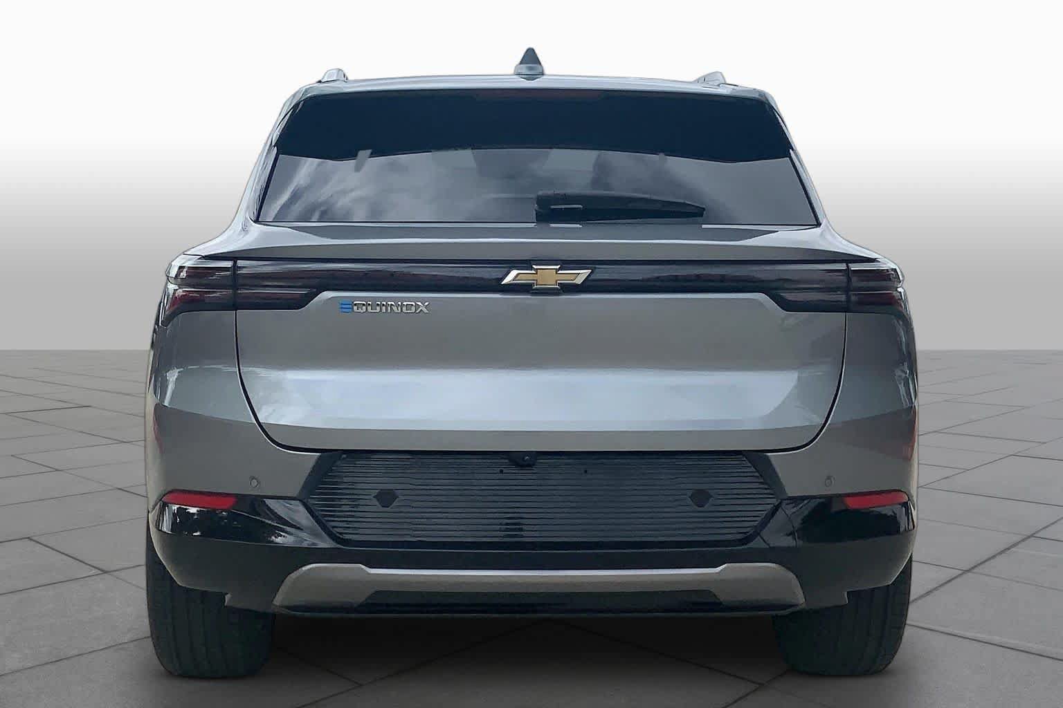 Used 2025 Chevrolet Equinox EV LT FWD image 4