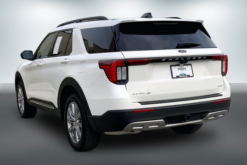 Used 2025 Ford Explorer Active w/ Active Comfort Package AWD/4WD image 10