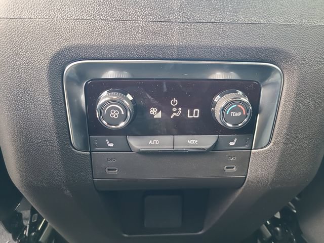 New 2026 Chevrolet Suburban LT w/ Comfort Package RWD image 18