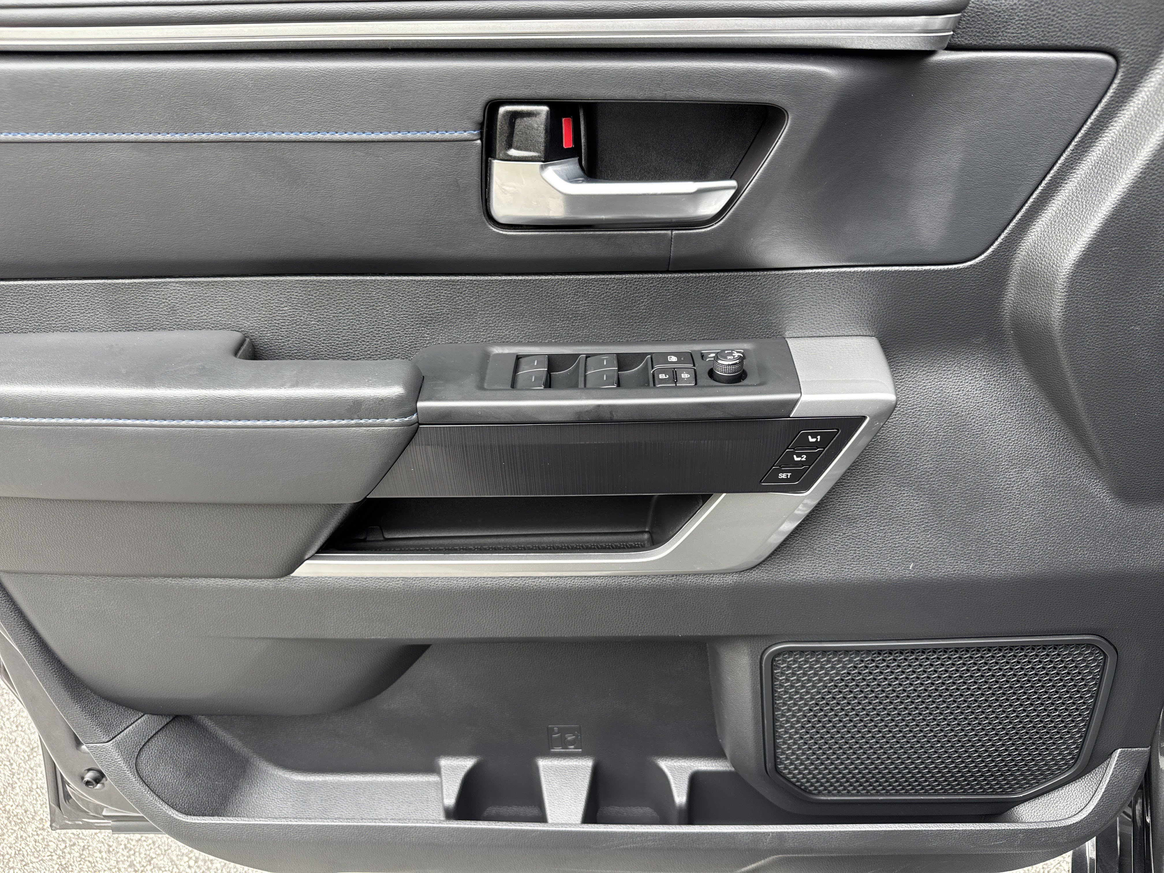 Used 2024 Toyota Tundra Platinum AWD/4WD image 14