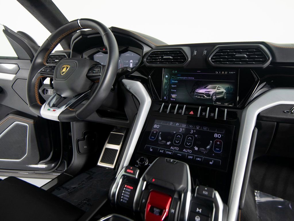 Used 2022 Lamborghini Urus image 25