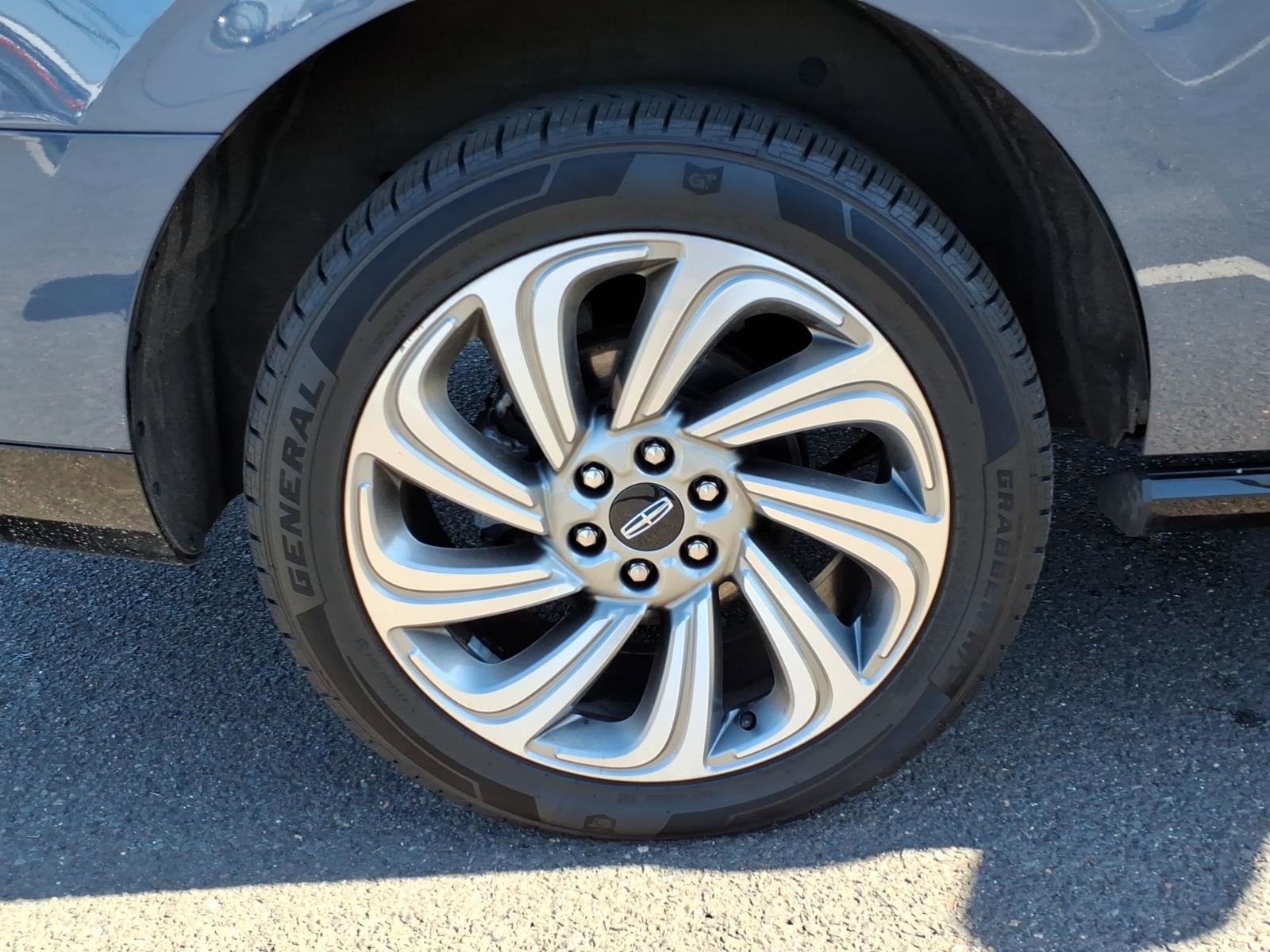Used 2022 Lincoln Navigator Reserve AWD/4WD image 8