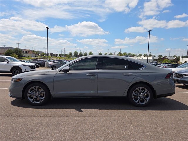 New 2025 Honda Accord EX-L image 2