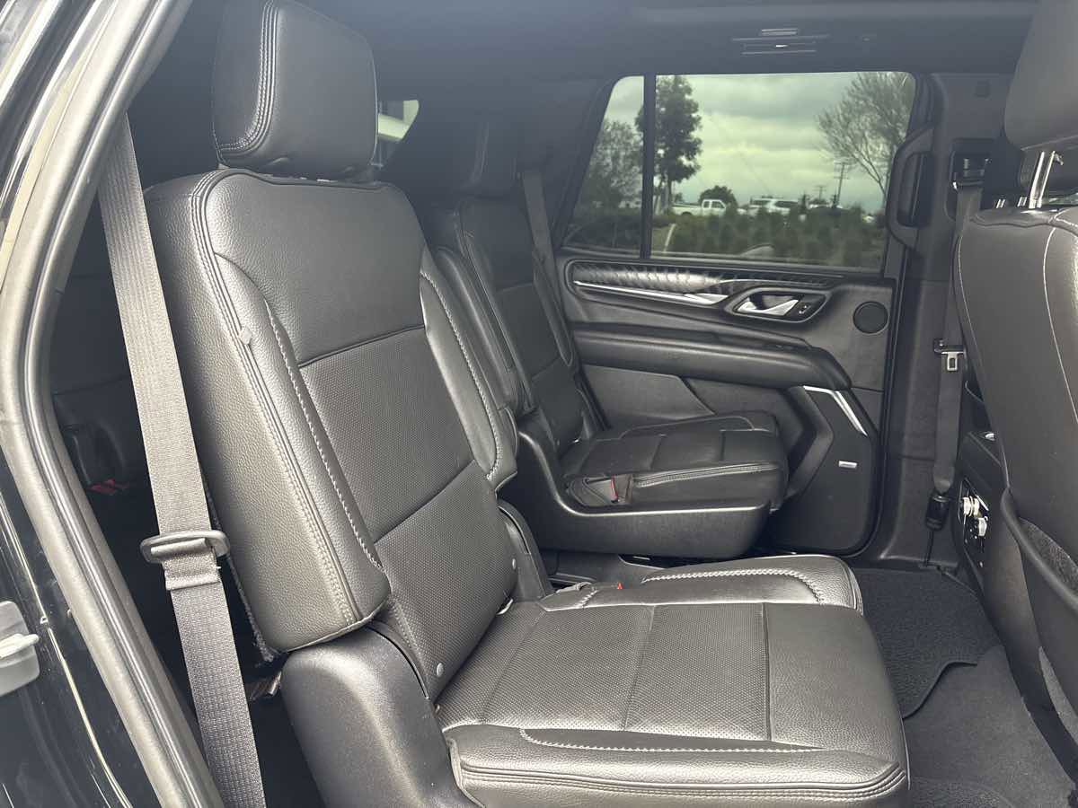 Used 2021 GMC Yukon Denali w/ Denali Premium Package image 14