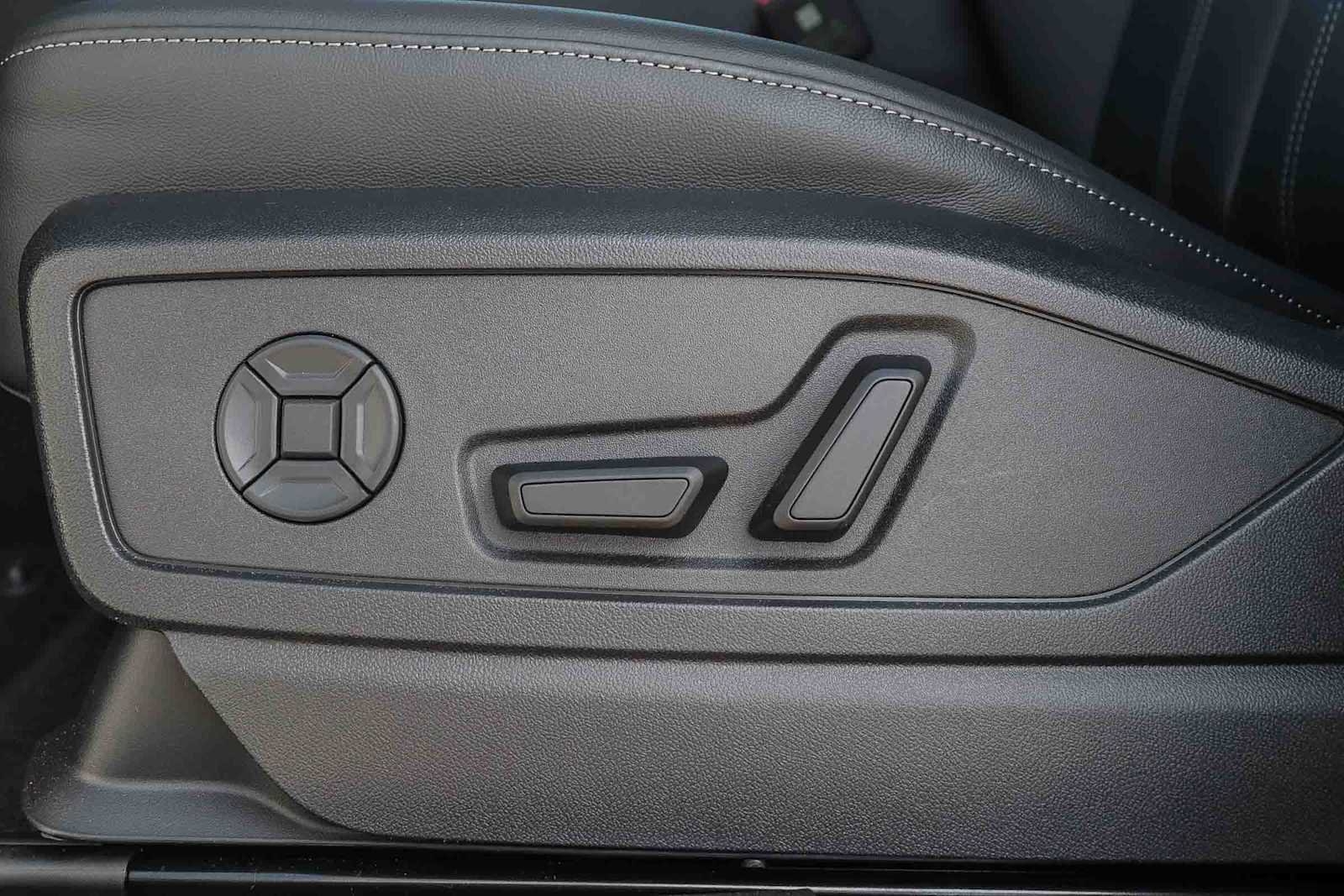 New 2025 Audi Q5 Premium image 26