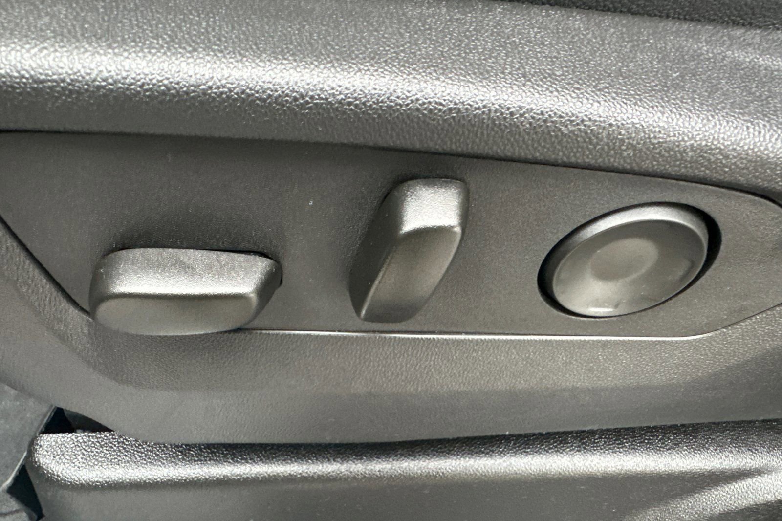 Certified 2025 GMC Yukon Elevation w/ Elevation Premium Package image 12