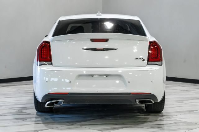 Used 2022 Chrysler 300 S w/ Comfort Group RWD image 15