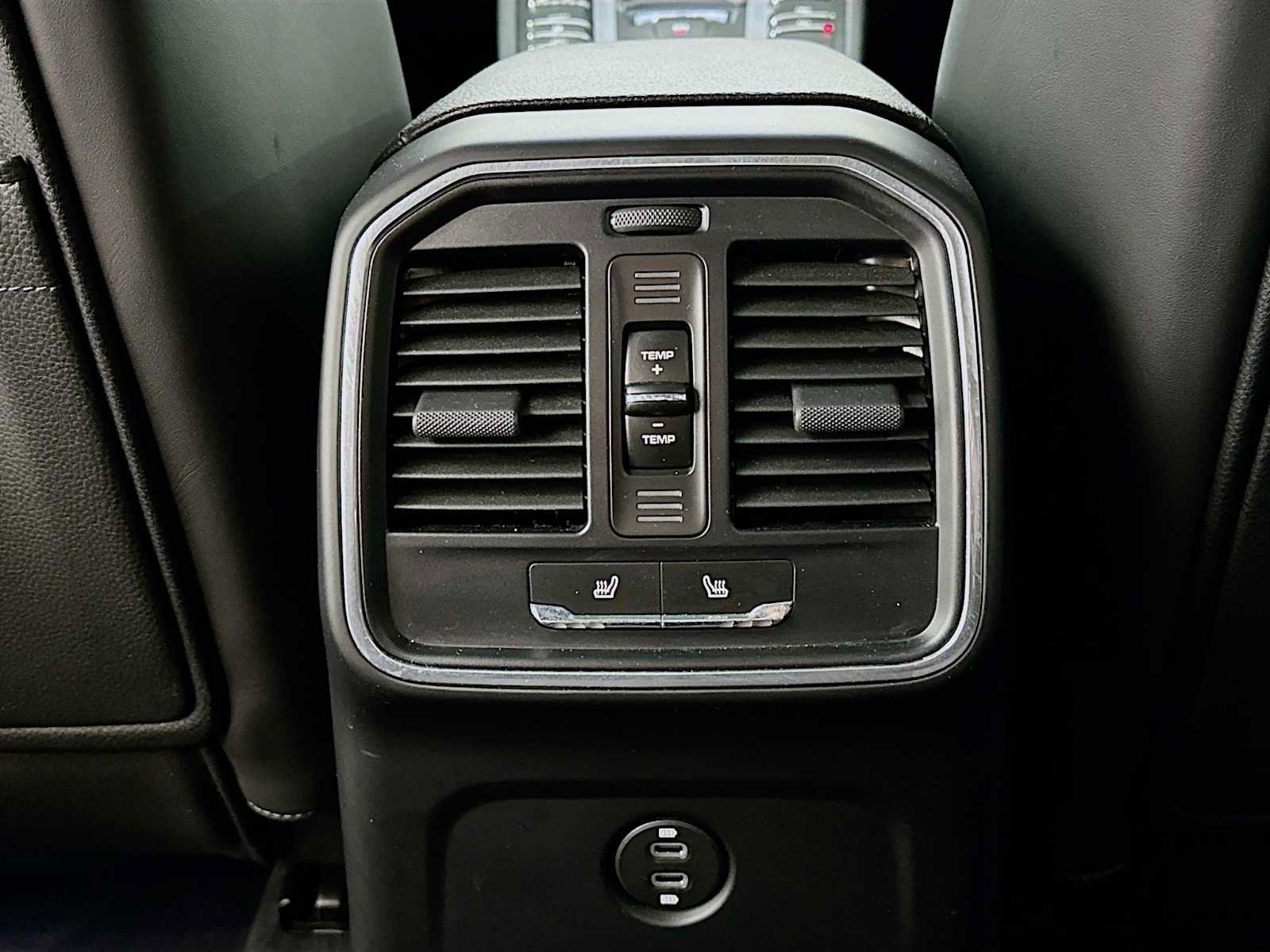 Certified 2020 Porsche Macan image 26