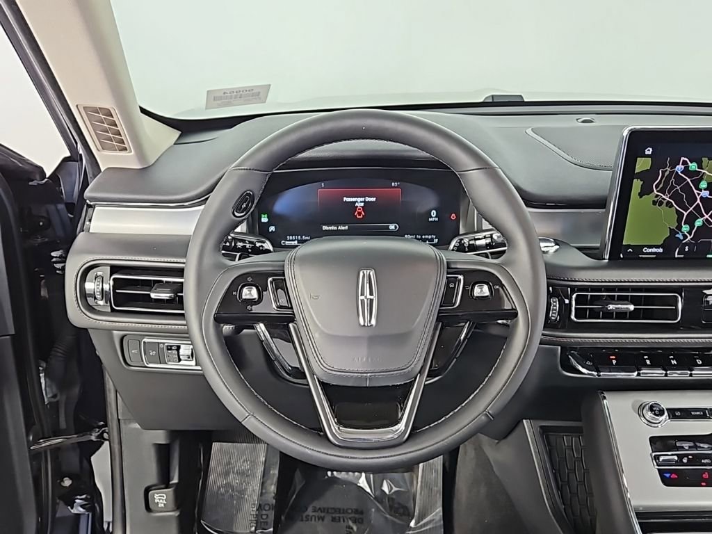 Used 2023 Lincoln Aviator AWD w/ Premium Package image 28