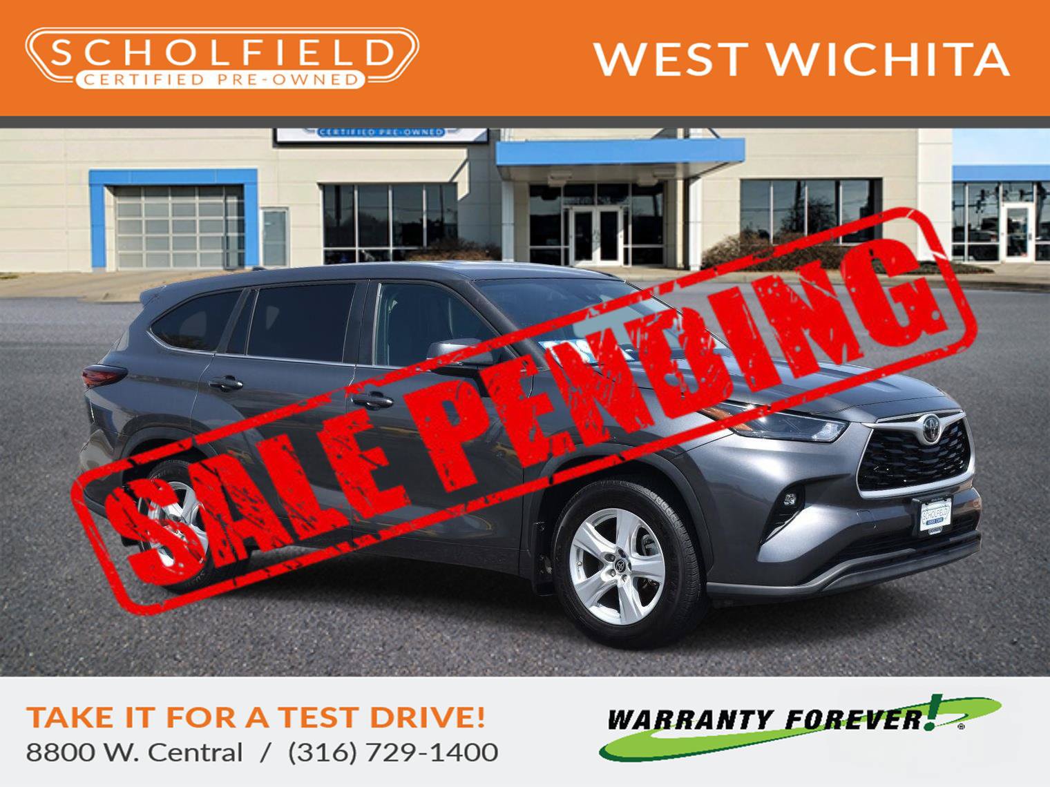 Used 2024 Toyota Highlander LE AWD/4WD image 1