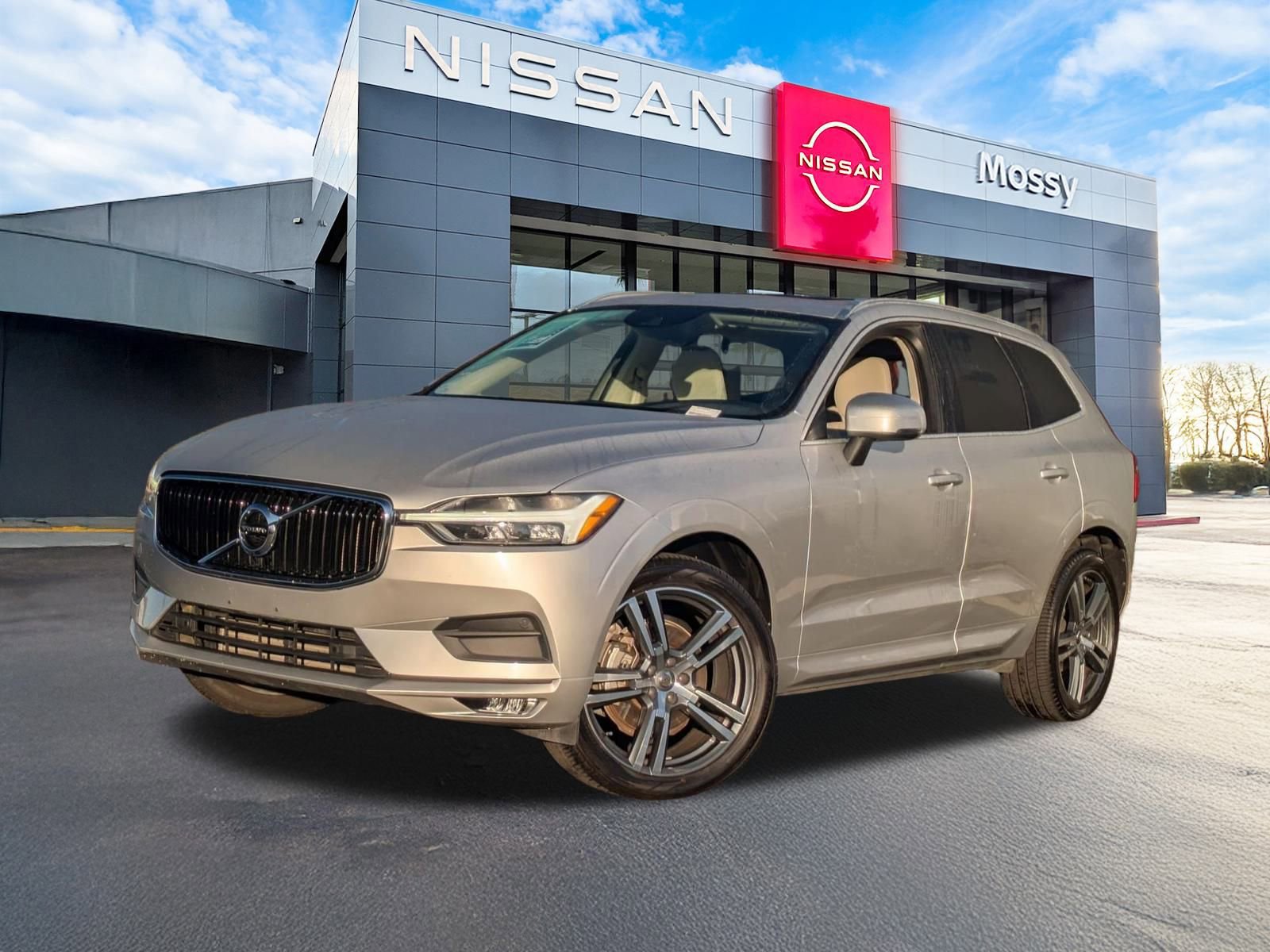 Used 2021 Volvo XC60 T5 Momentum