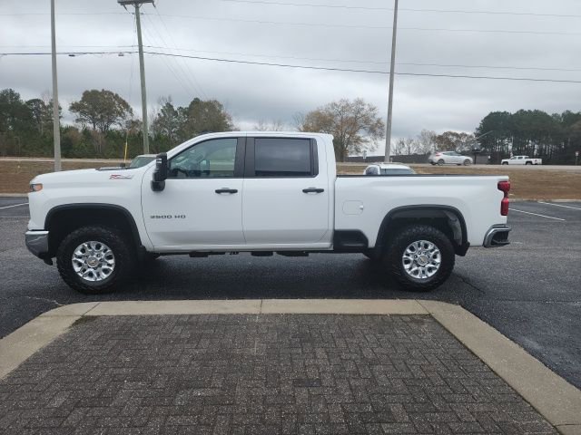 Used 2024 Chevrolet Silverado 3500 W/T image 2