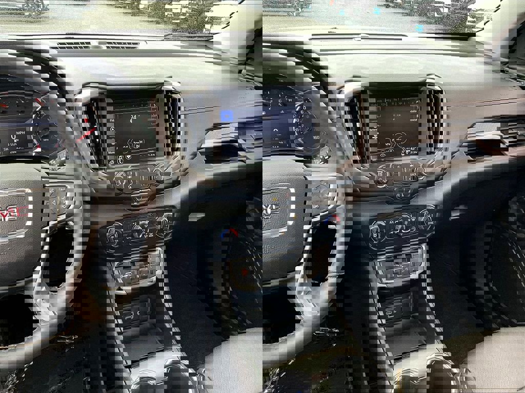 Used 2024 GMC Terrain AT4 image 17