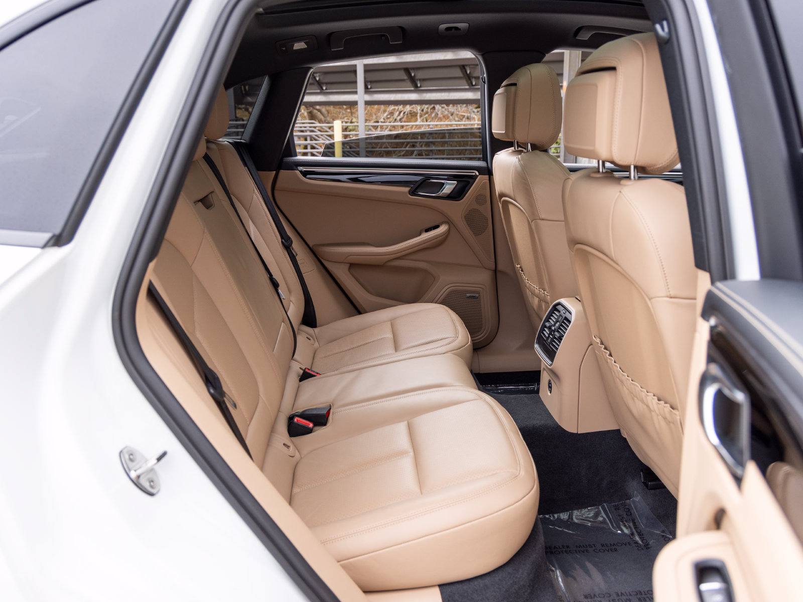 Used 2024 Porsche Macan AWD/4WD image 58