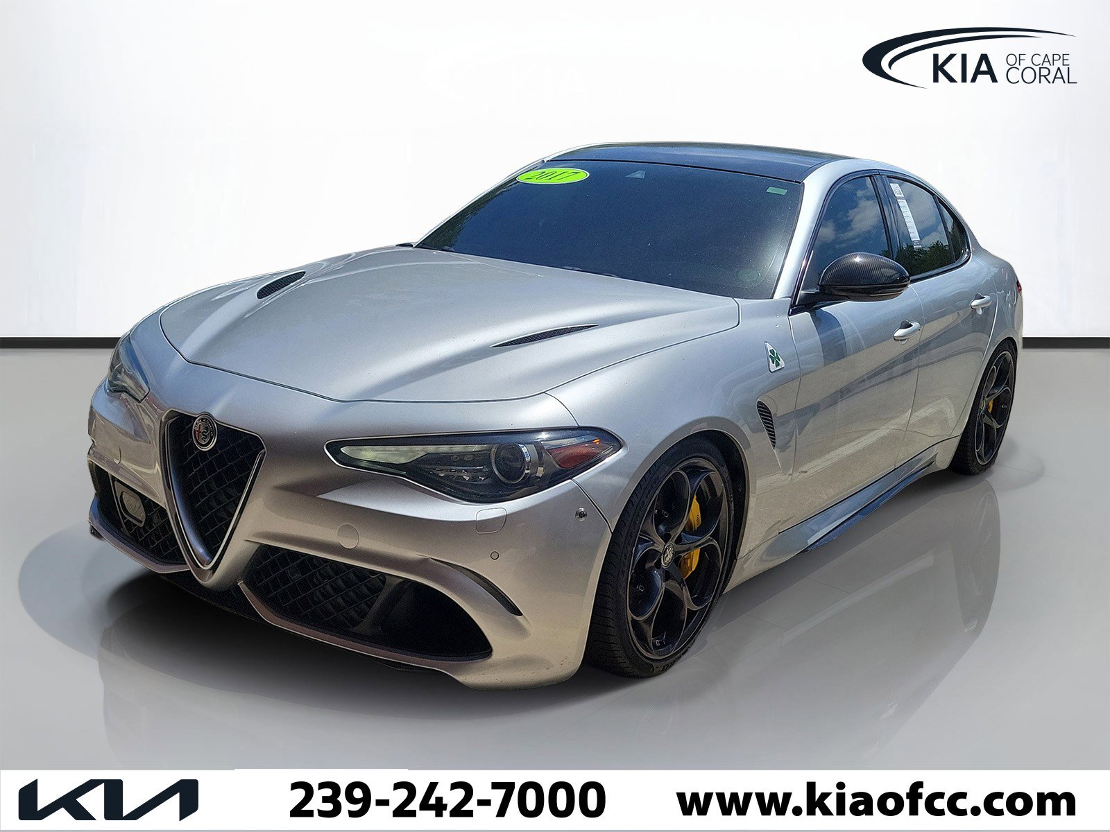 Used 2017 Alfa Romeo Giulia Quadrifoglio image 2