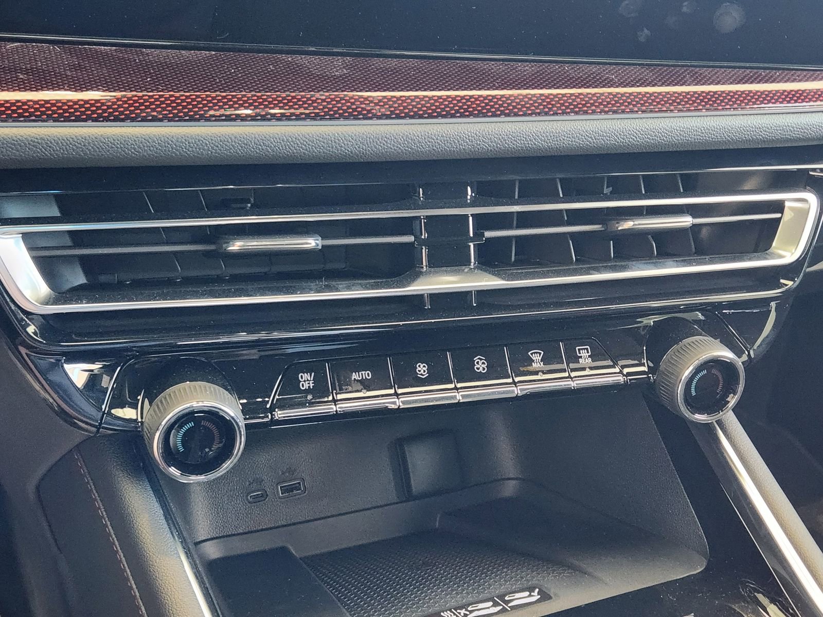 New 2026 Chevrolet Traverse RS image 18