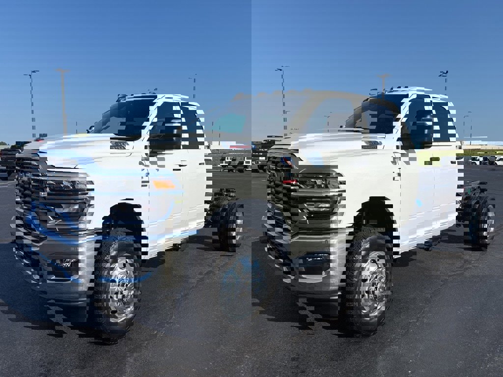 New 2025 RAM 3500 Tradesman w/ Chrome Appearance Group