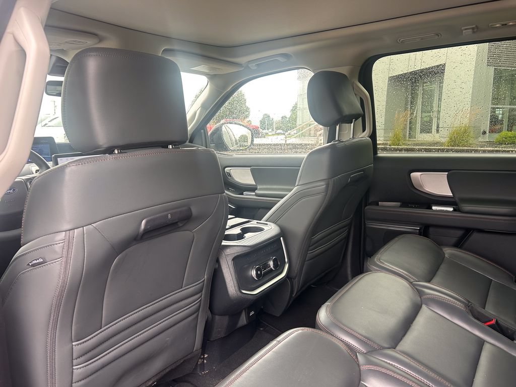 Used 2025 Ford Expedition Active AWD/4WD image 14