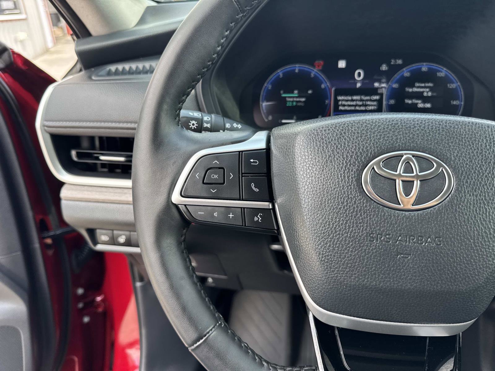 Used 2025 Toyota Grand Highlander FWD image 23