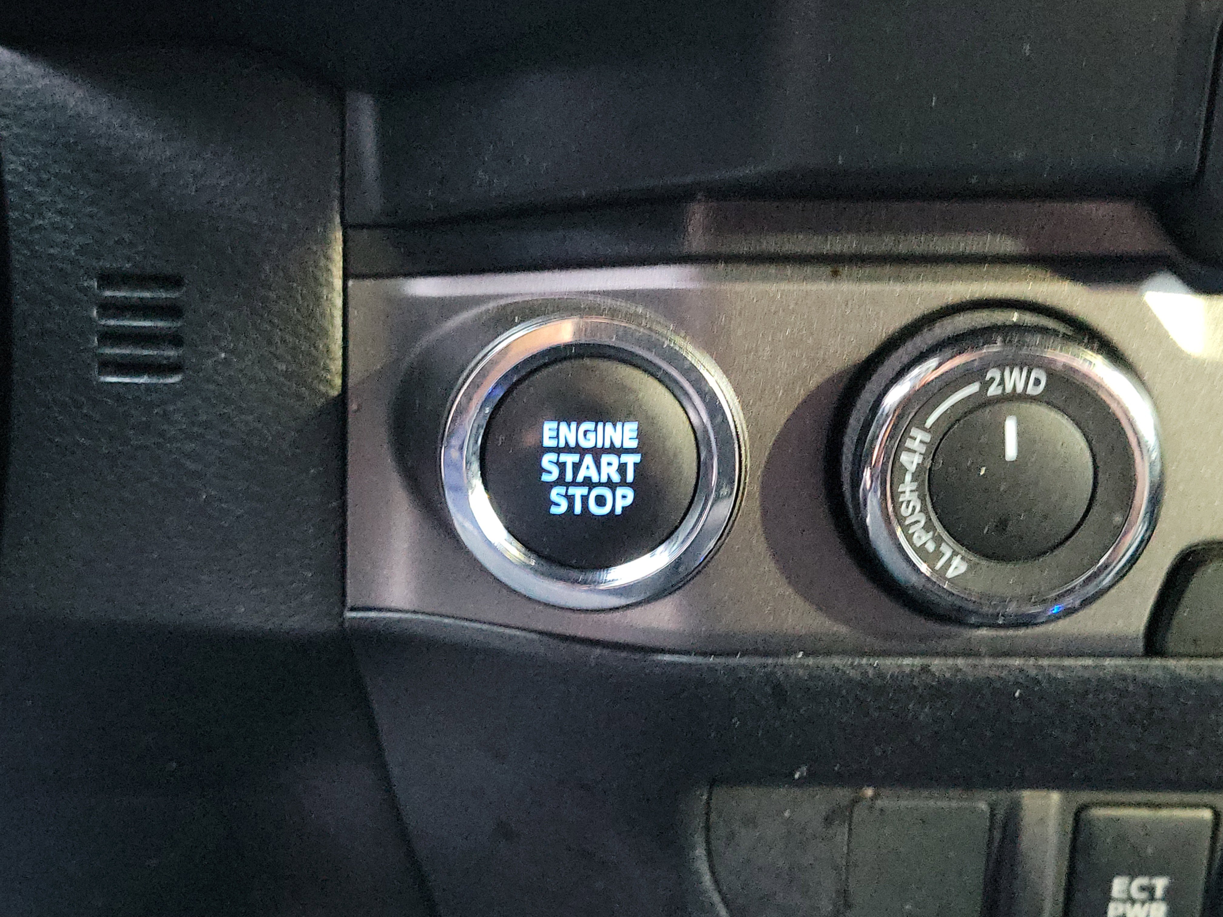 Used 2023 Toyota Tacoma TRD Off-Road w/ Black Out Package (TMS) image 16