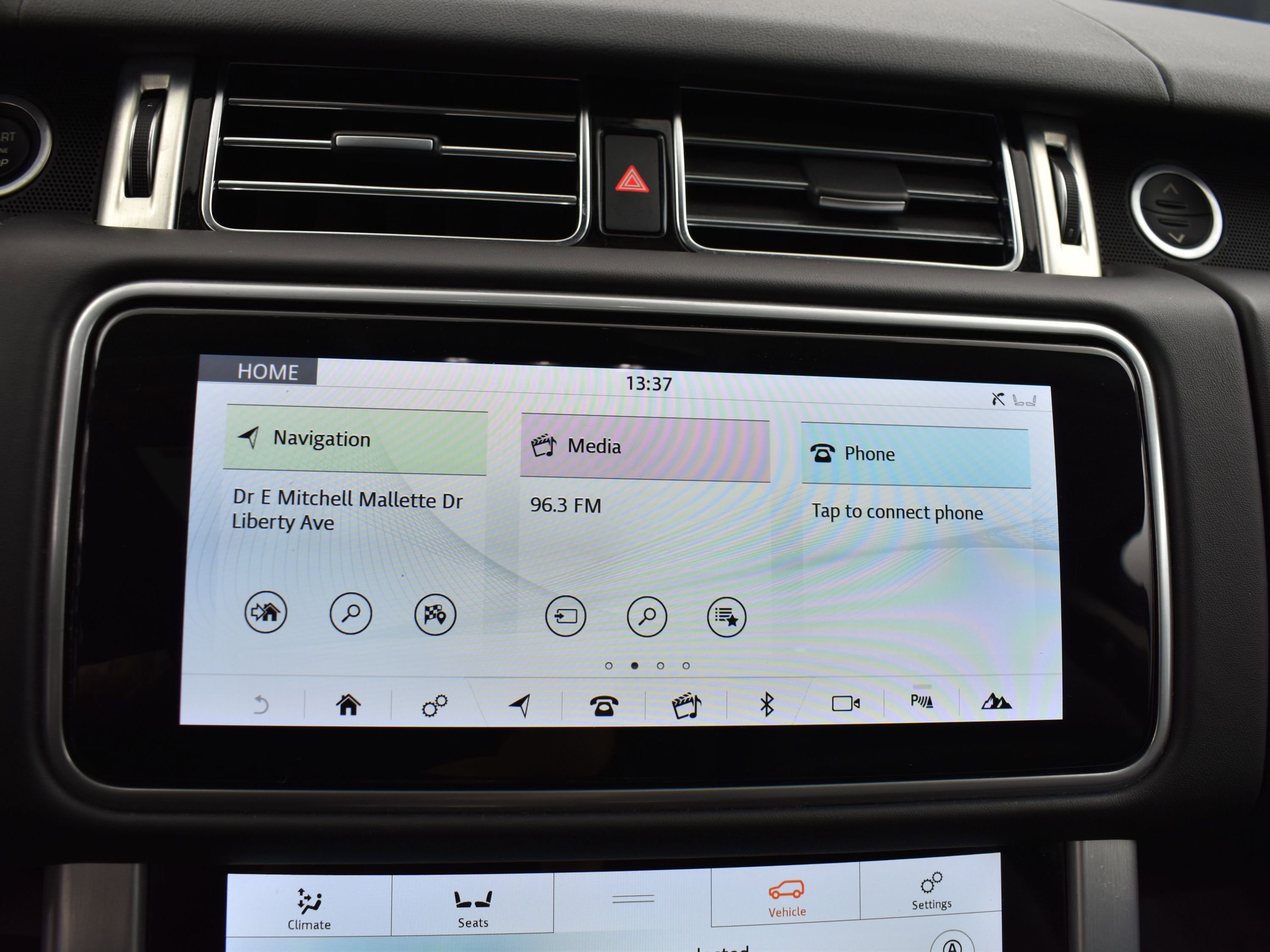 Used 2020 Land Rover Range Rover HSE image 13