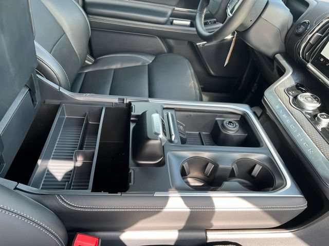 New 2027 Ford Expedition Platinum w/ Stealth Appearance Package AWD/4WD image 15