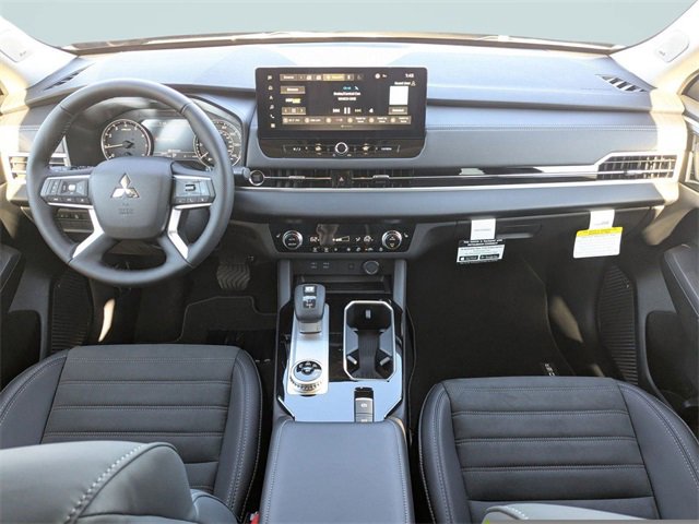 New 2026 Mitsubishi Outlander SE image 14