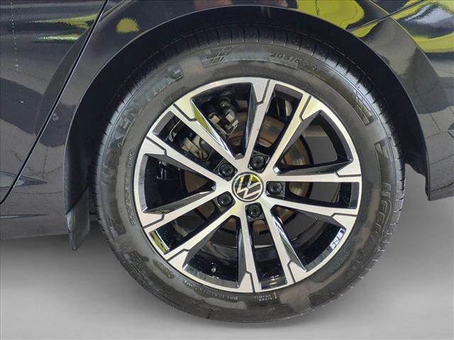 Used 2025 Volkswagen Jetta Sport image 23
