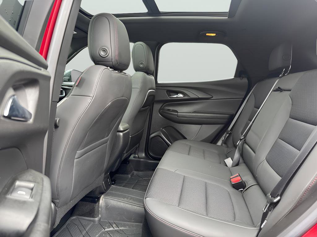 Used 2023 Chevrolet TrailBlazer RS w/ Sun and Liftgate Package image 9