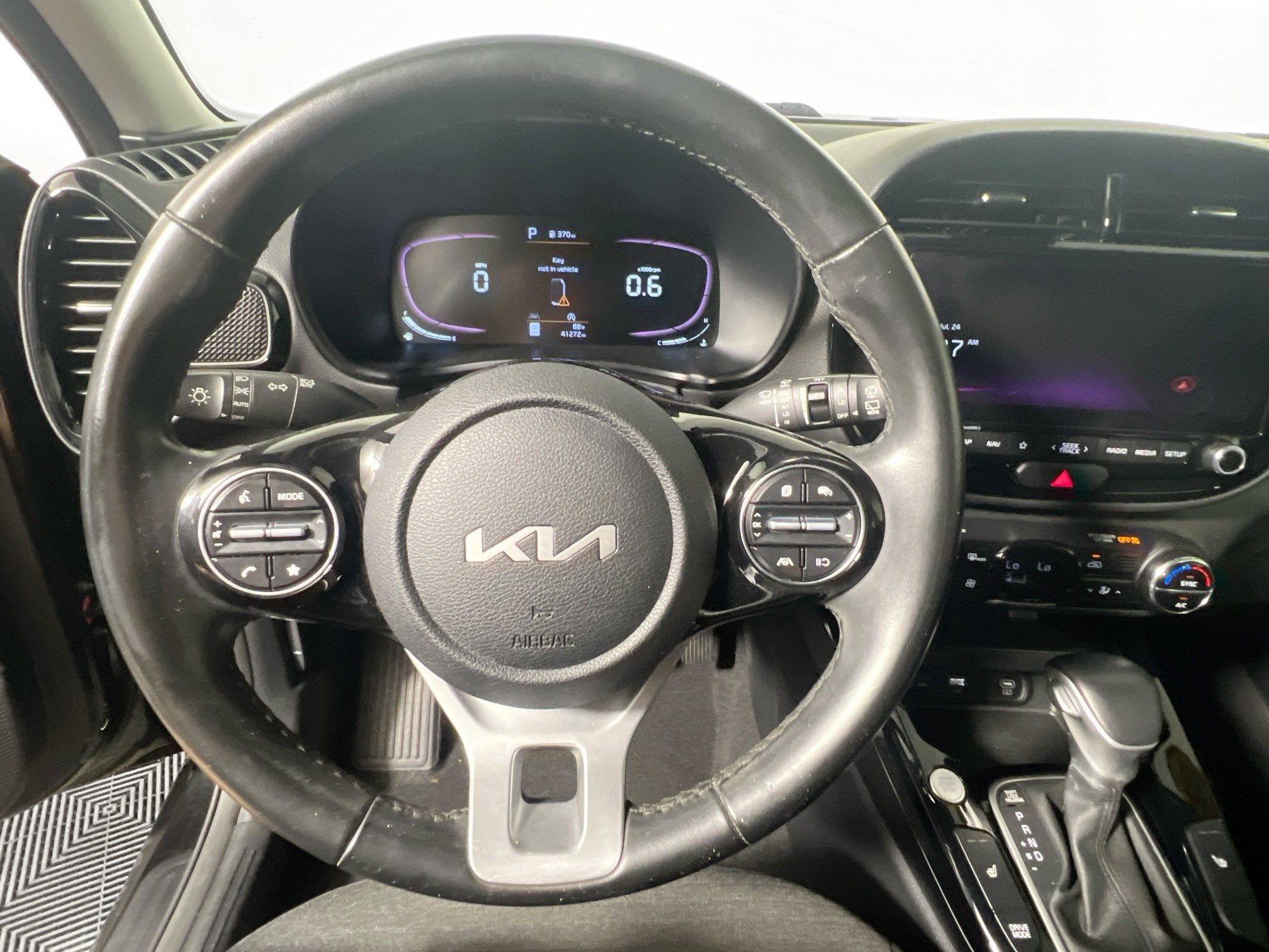 Used 2023 Kia Soul EX FWD image 17