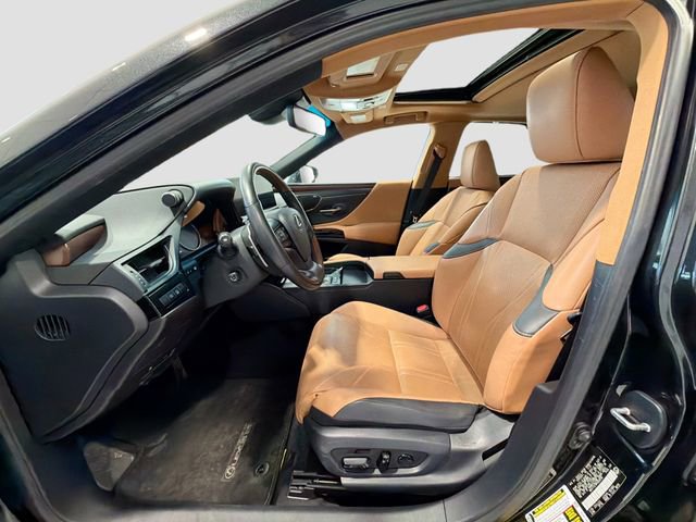 Used 2023 Lexus ES 300h Ultra Luxury image 17