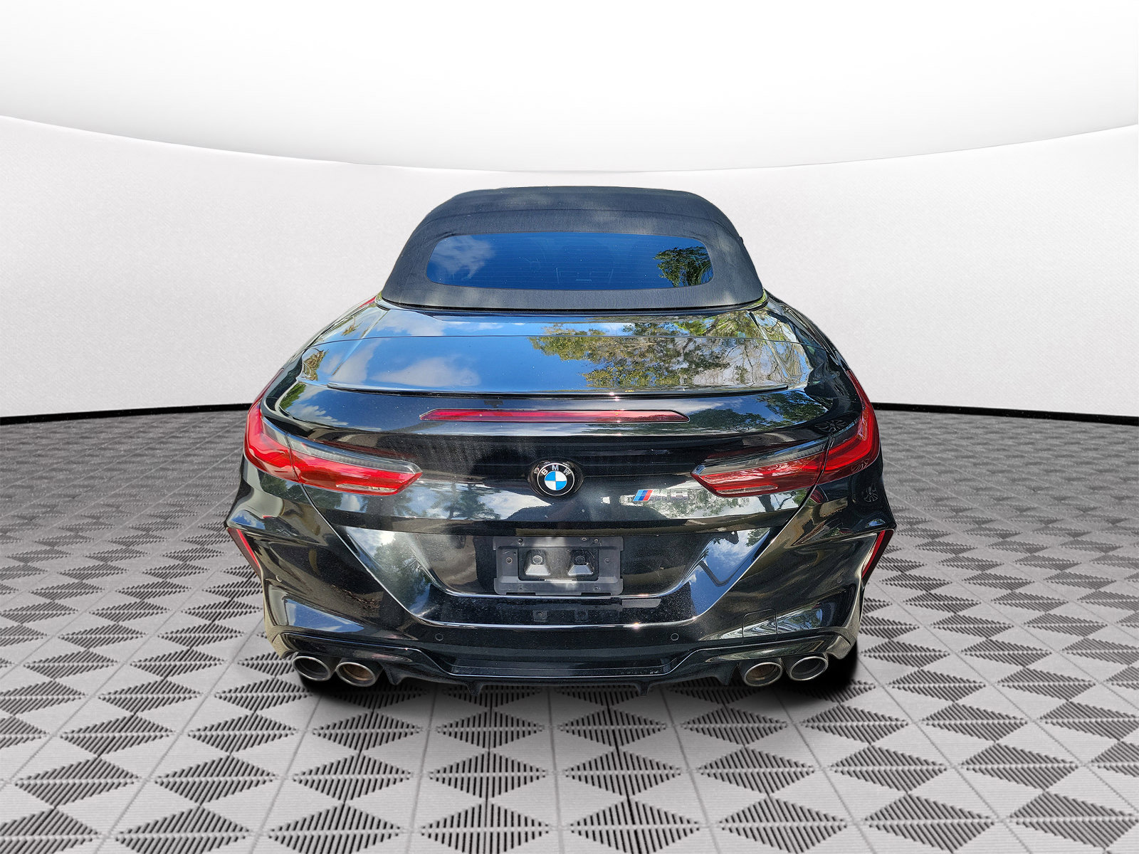 Used 2020 BMW M8 Convertible w/ Driving Assistance Package AWD/4WD image 4