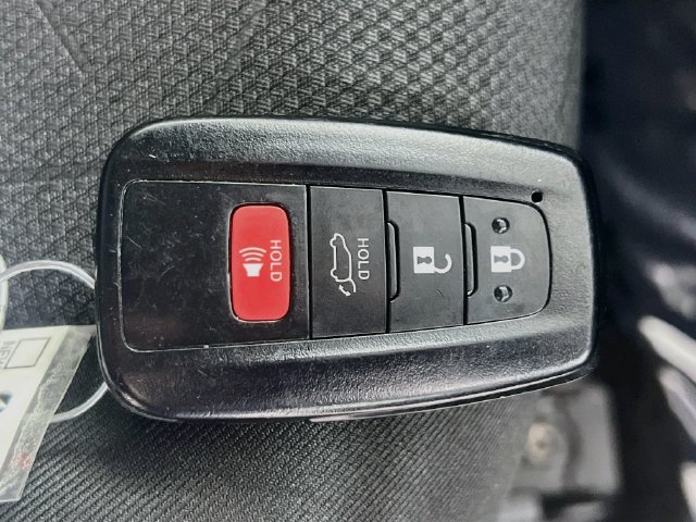 Used 2025 Toyota RAV4 XLE w/ Convenience Package FWD image 33